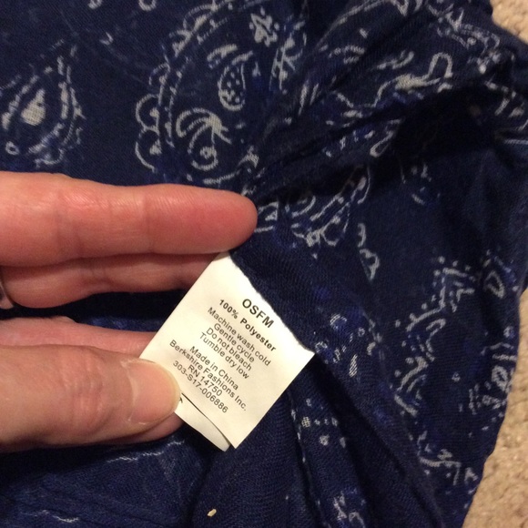 Infinity Scarf - Picture 5 of 5